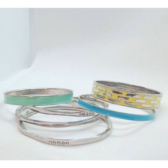 Set of six metal bangle bracelets, vintage to modern - Picture 1 of 5